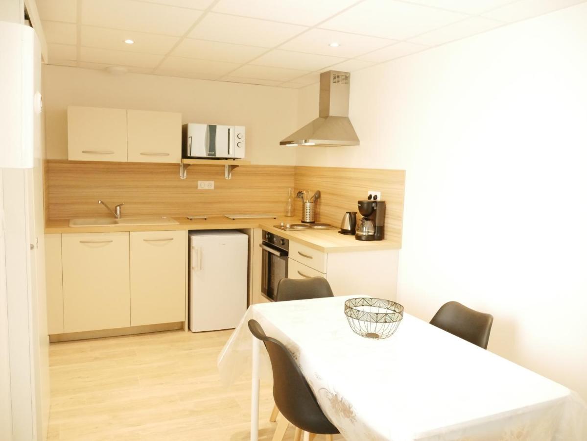 Appartement Avec Chambre - Entree Spa Incluse Bourbon-Lancy Luaran gambar
